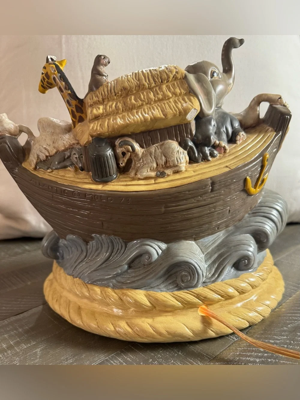 Vintage 1973 Atlantic Mold Noah’s Ark Lighted Ceramic Lamp Decor this is a rare!